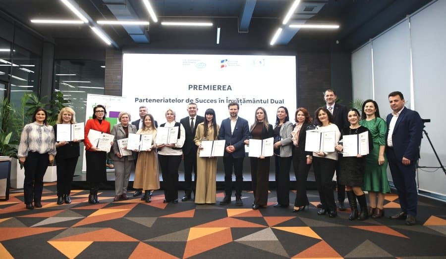 Statul a oferit jumătate de milion de lei la 11 școli pentru rezultate în învățământul dual