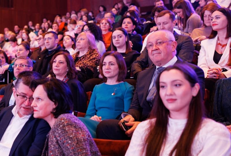 Maia Sandu, alături de Alexandru Munteanu, la inaugurarea Festivalului Internațional de Muzică „Mărțișor”