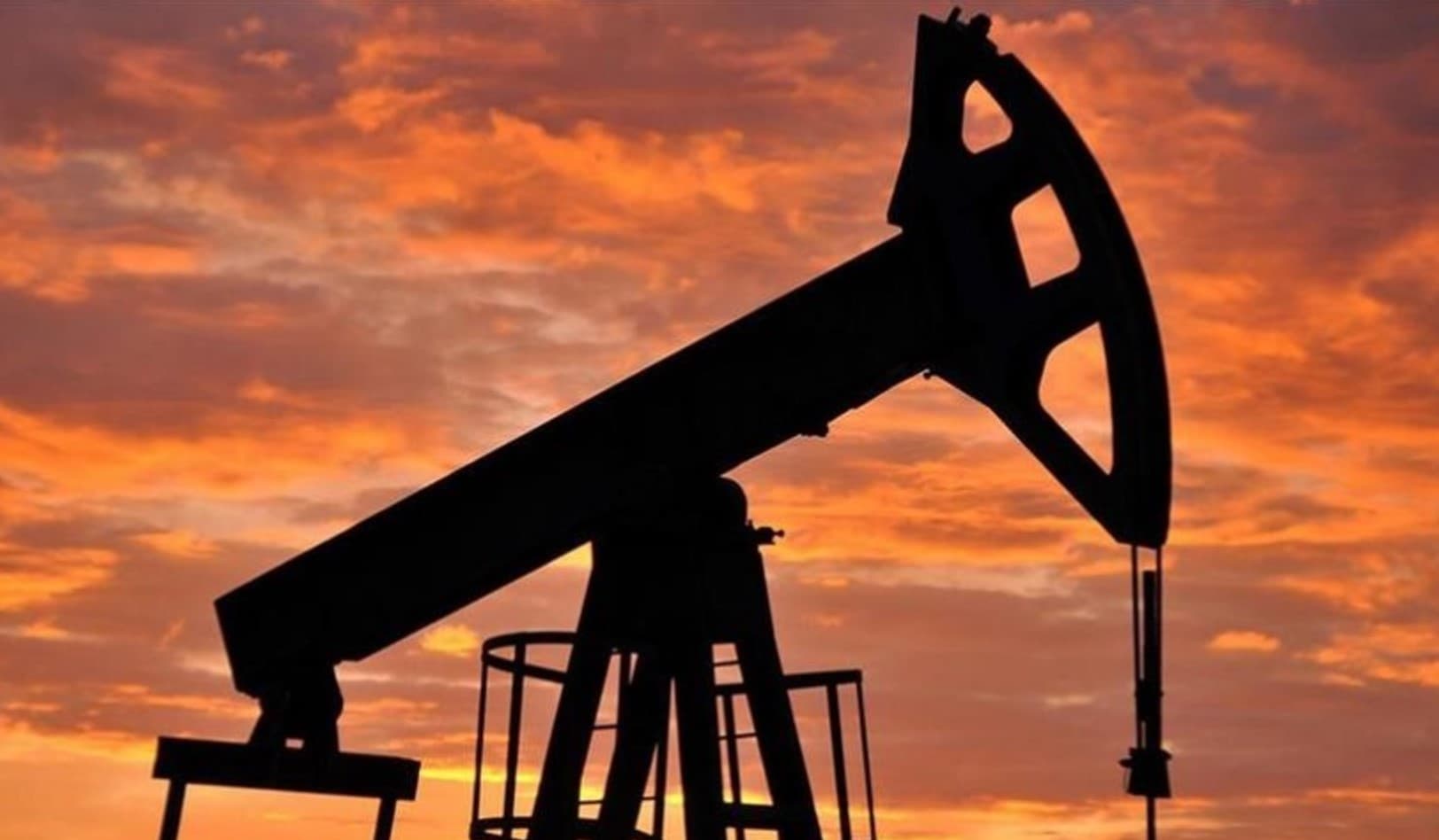 Preţurile petrolului au înregistrat cea mai mare creştere săptămânală din istoria contractelor futures, pe fondul războiului din Orientul Mijlociu