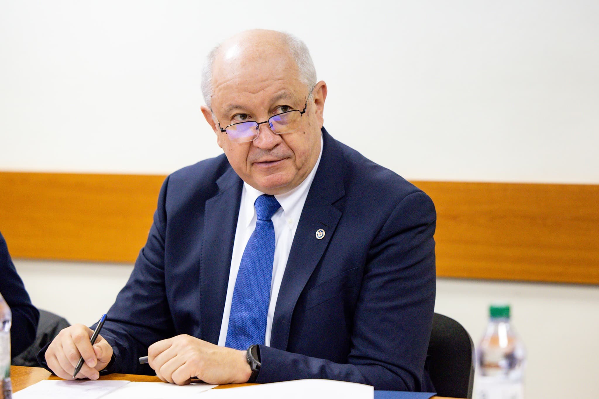 Premierul Alexandru Munteanu, de 8 martie: Fiecare femeie merită să fie apreciată pentru ceea ce construiește prin propriul talent, muncă și ambiție