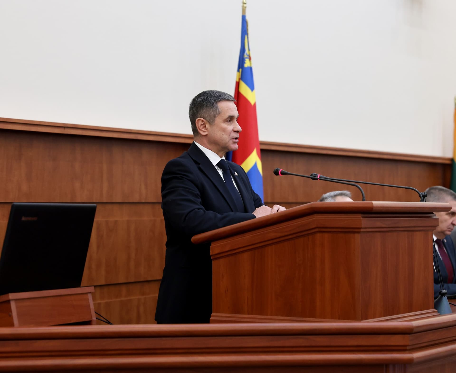 Ministrul Nosatîi, în Parlament: Am pornit de la o armată subfinanțată și slab dotată