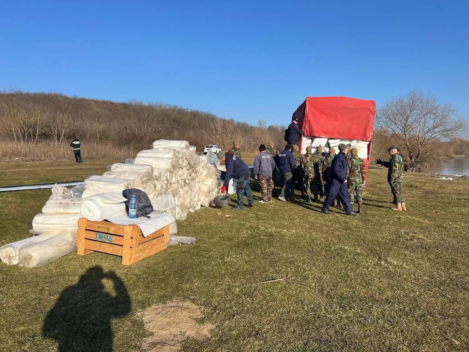 Sprijin din România pentru R. Moldova. Noi echipamente și materiale pentru curățarea râului Nistru