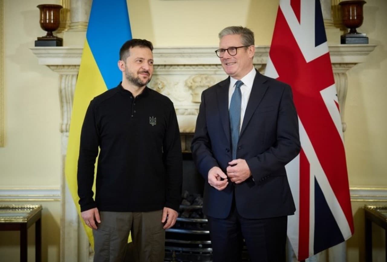Keir Starmer cere ca Ucraina să nu fie pierdută din vedere, cu prilejul vizitei lui Zelenski la Londra
