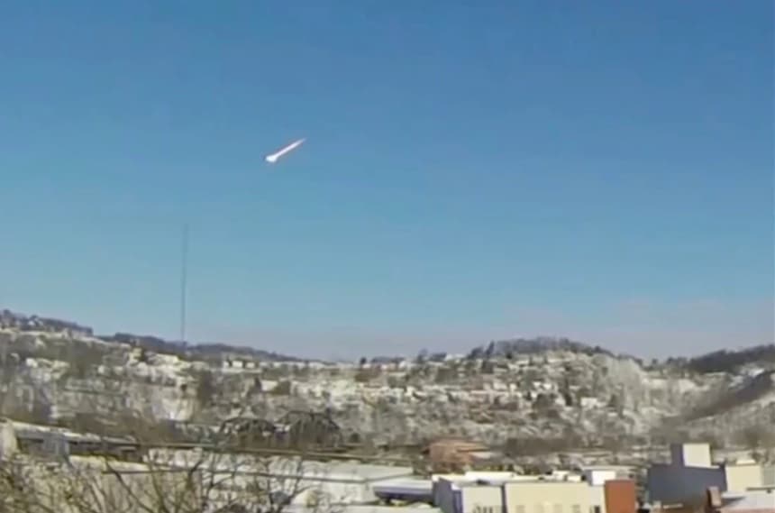 Un meteorit de şapte tone, vizibil din mai multe state pe cerul Clevelandului cu viteza de 72 000 km/h