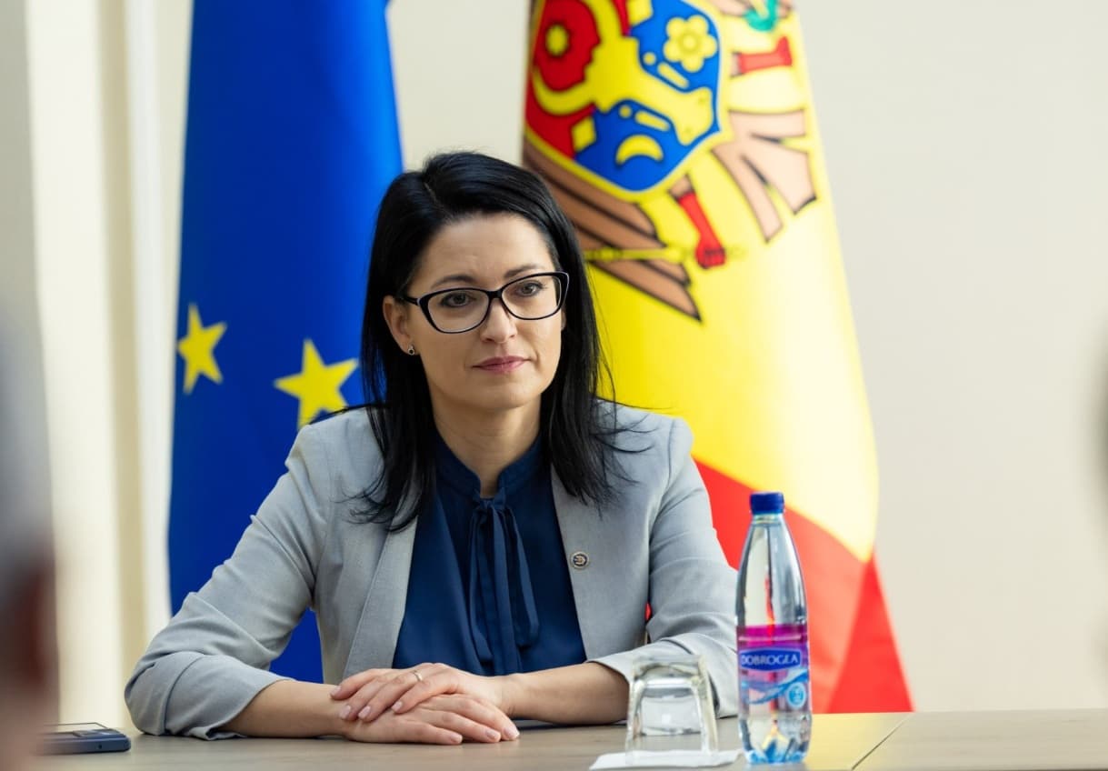 Ministrul muncii și protecției sociale: În R. Moldova, 30% dintre tați nu se implică deloc în îngrijirea copiilor