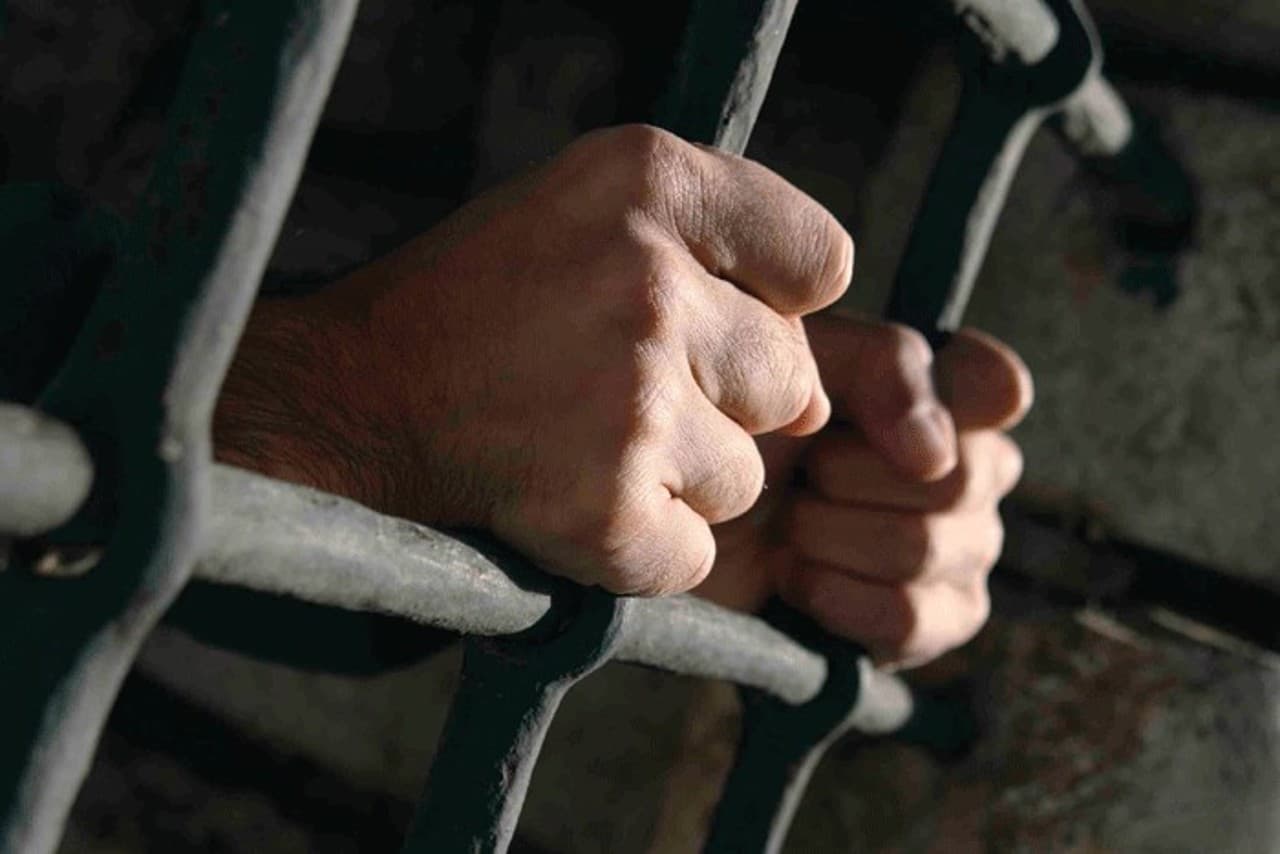 Tată și fiu, condamnați pentru escrocherie de peste un milion de lei