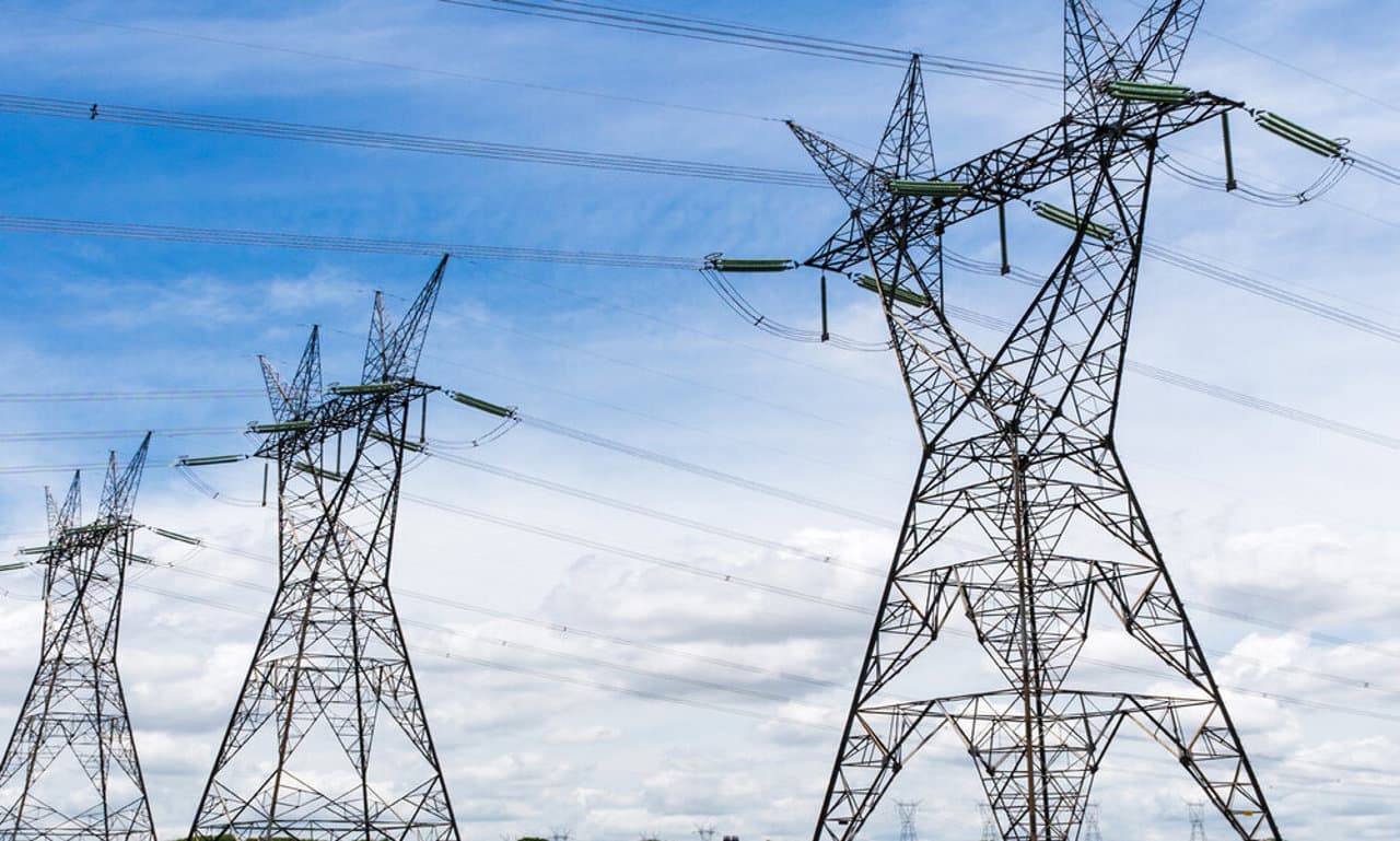 Vești bune! Linia electrică Isaccea–Vulcănești a fost reparată integral