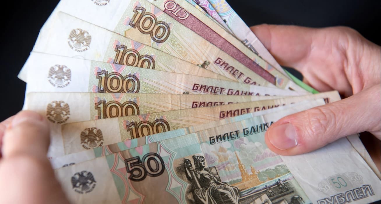 Kremlinul își intensifică controlul asupra mediului de afaceri. Rezultatul, opus celui scontat: crește economia subterană