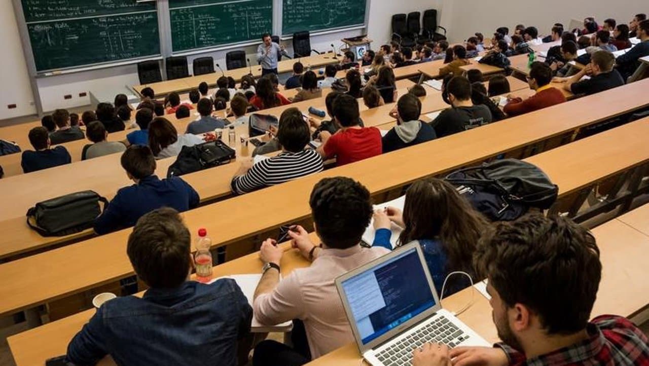 Masteranzii exmatriculați pentru corupție sau plagiat nu vor mai putea reveni la studii