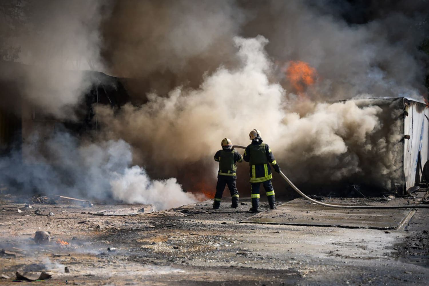 Rusia desfășoară atacuri în valuri succesive asupra Ucrainei