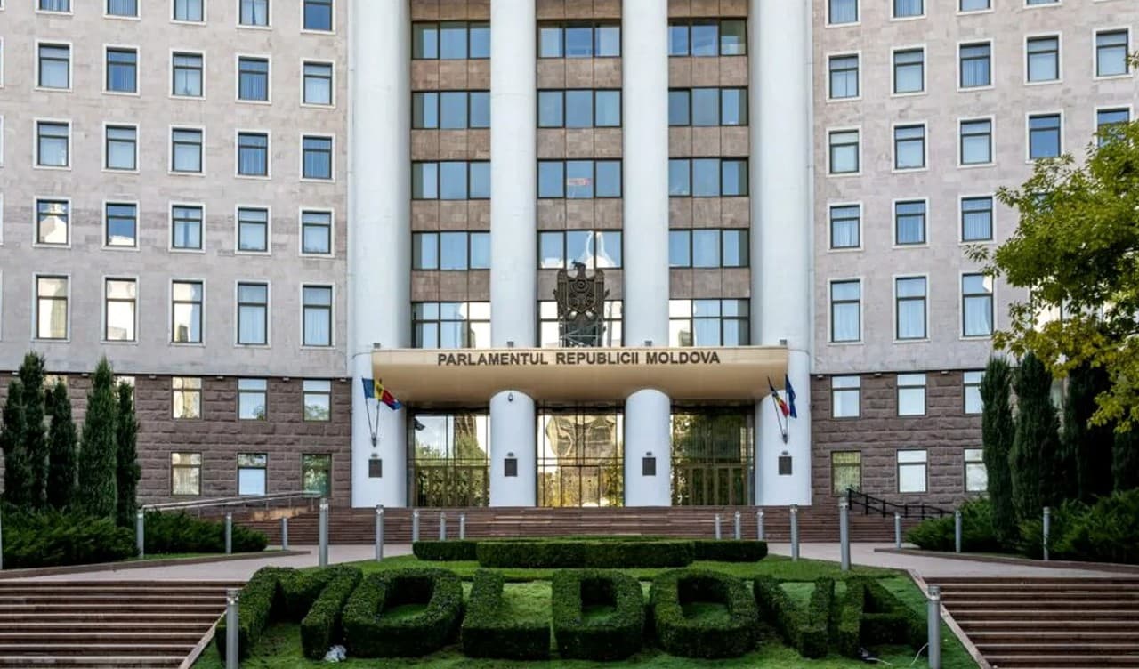 Pană de curent la Parlament: site-ul și e-mailurile instituției nu funcționează