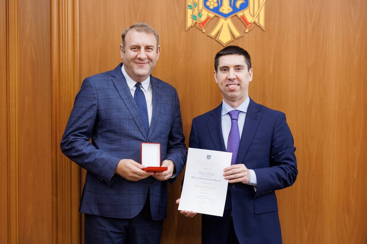 Șeful Misiunii de Parteneriat a UE în R. Moldova, Cosmin Dinescu, decorat cu medalia „Meritul Diplomatic”, clasa a II-a