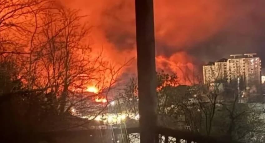 Ucraina a atacat una dintre cele mai mari rafinării ale Rusiei, singura de pe coasta Mării Negre