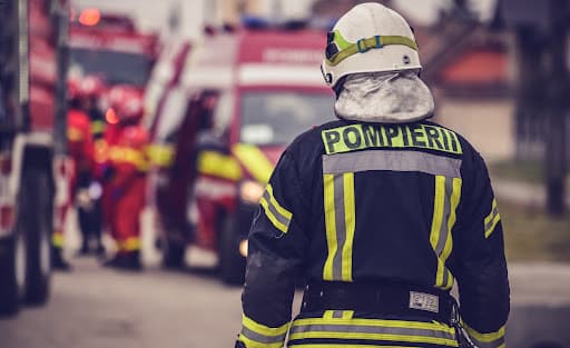 Incendiu la un club de hipism din Chișinău. 5 echipe de pompieri luptă cu flăcările