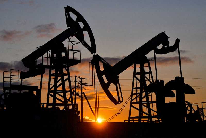 Rusia și-a redus semnificativ producția de petrol în luna aprilie