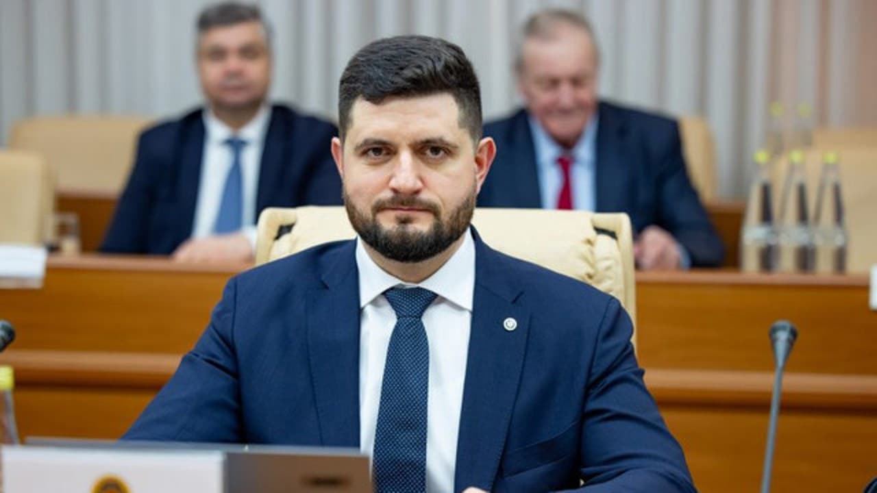 Ministrul Energiei: Stocurile de produse petroliere s-au stabilizat, avem motorină pentru 11 zile