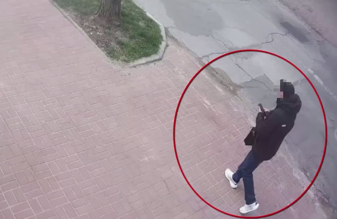 VIDEO // Patru tineri, reținuți pentru escrocherie. Prejudiciul cauzat victimelor depășește 1 milion de lei
