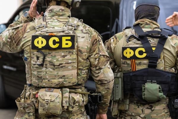 FSB a împușcat mortal un bărbat suspectat că ar fi încercat să asasineze oficiali ai Roskomnadzor. Alte șapte persoane, arestate
