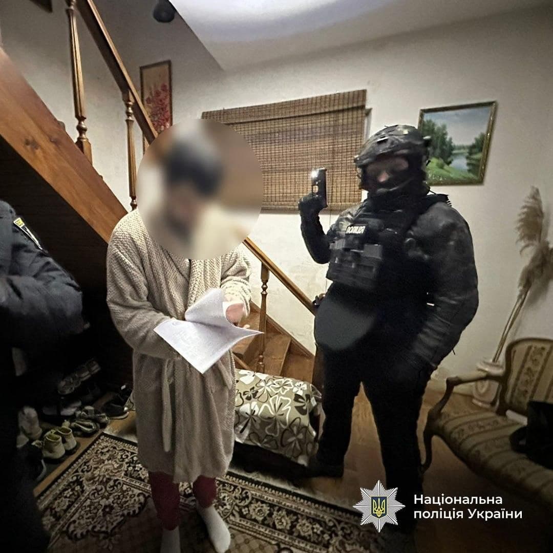 VIDEO // Cetățeni moldoveni, implicați într-o rețea rusească care pregătea asasinate în Ucraina și UE. Nouă persoane, reținute