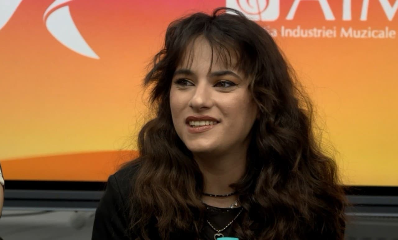 Alexandra Căpitănescu, reprezentanta României la Eurovision, a venit la Chișinău să-și cunoască fanii. Își dorește o colaborare cu Satoshi