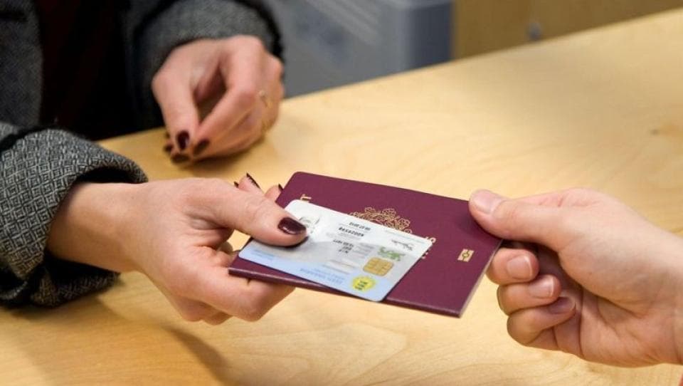 Cartea de rezidență, noul document unic pentru cetățenii străini rezidenți în R. Moldova