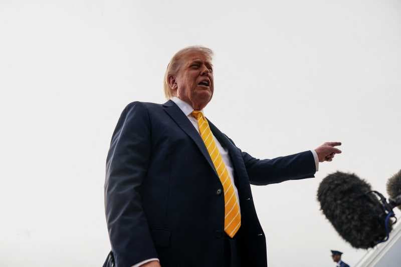 Ormuz: Trump anunță că Marina americană va escorta navele blocate începând de luni