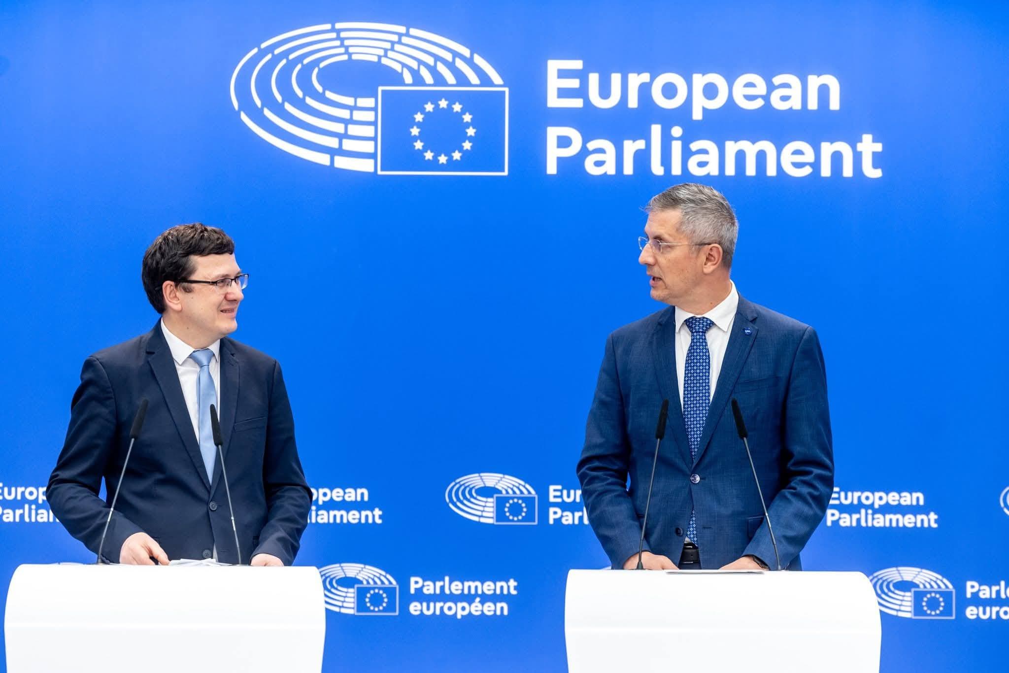 Parlamentul R. Moldova și Parlamentul European cer Consiliului European să deschidă negocierile pe toate clusterele