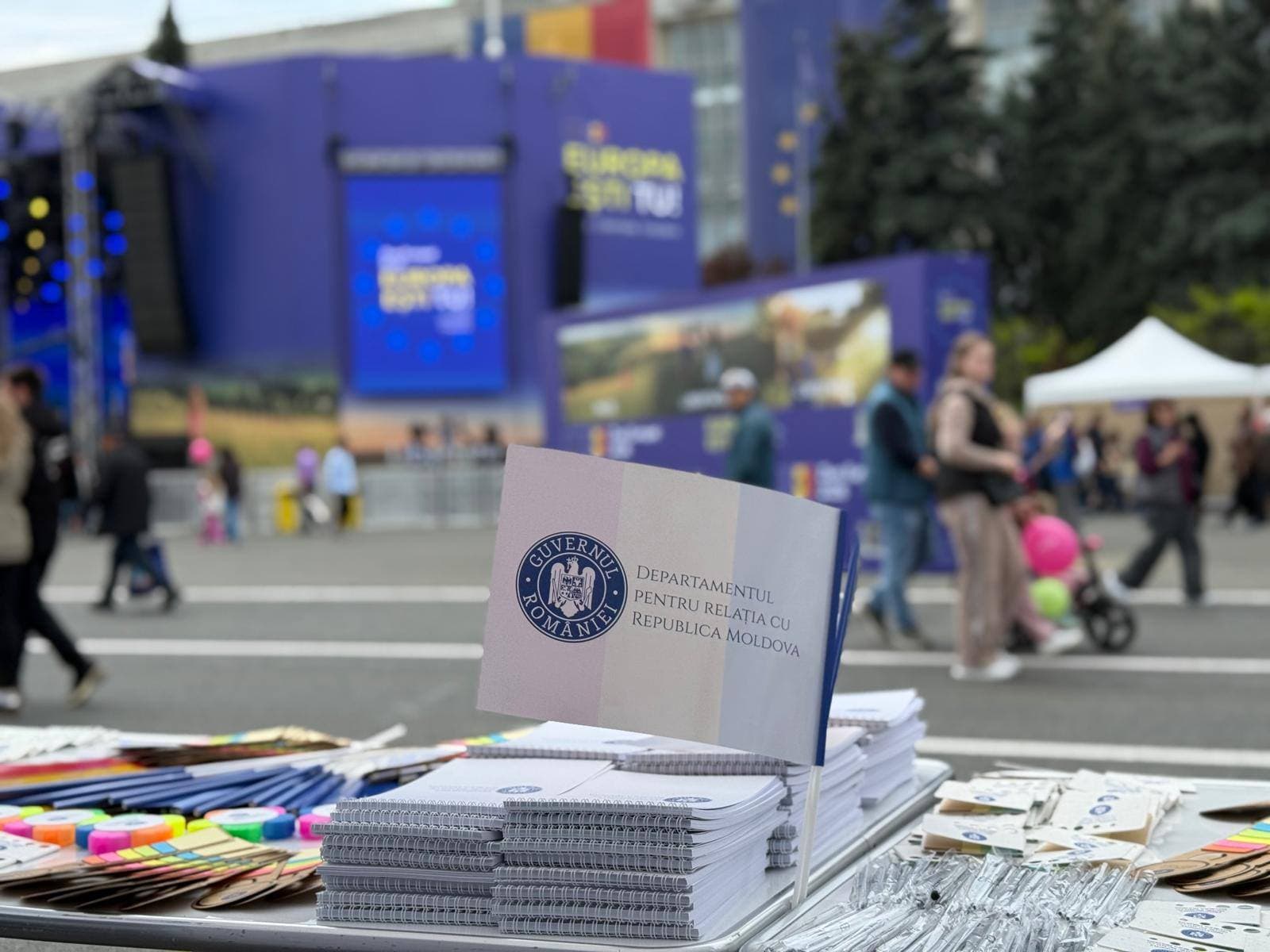 FOTO // DRRM participă cu un stand la Orășelul european din centrul capitalei
