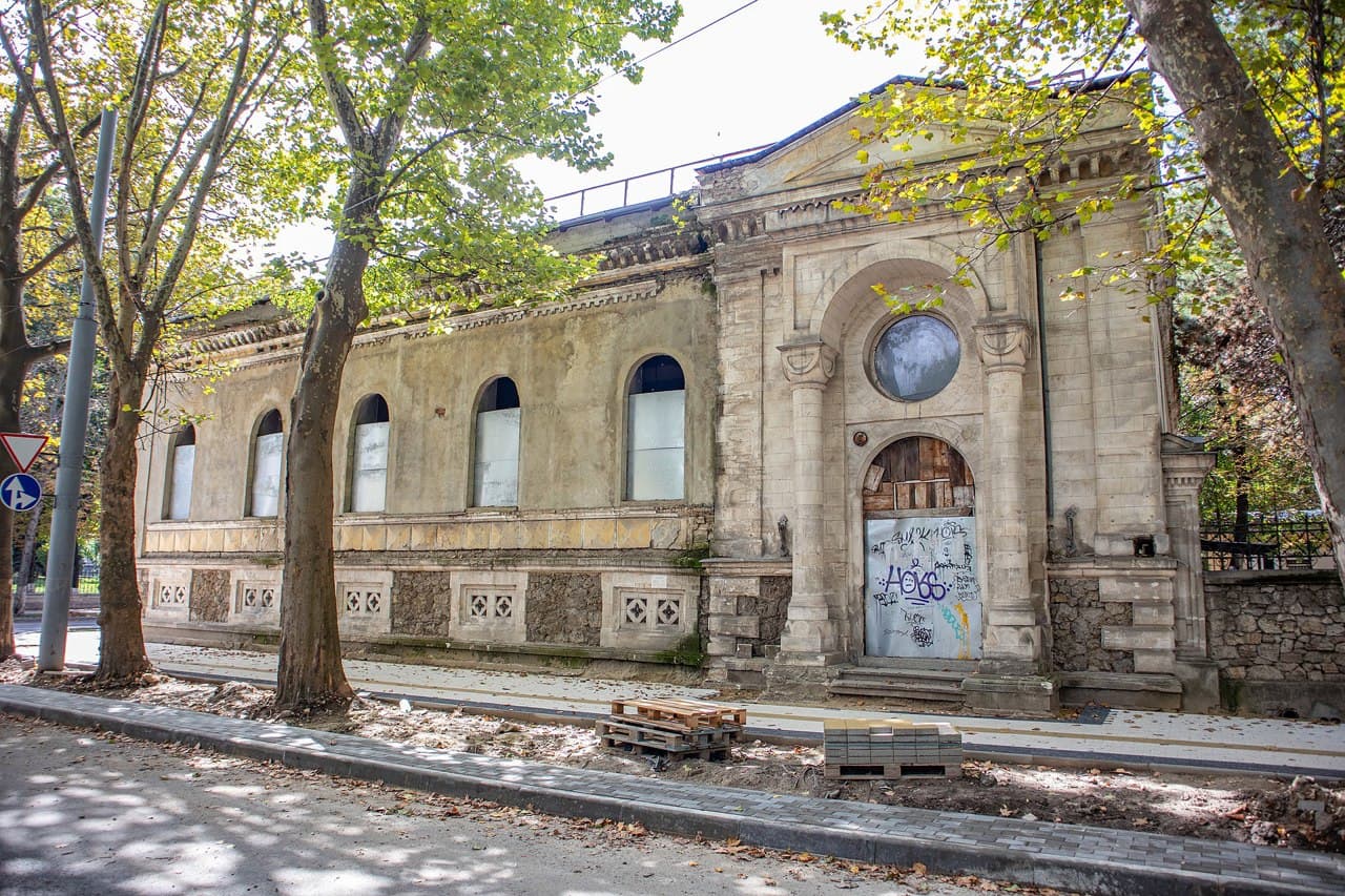 Unul dintre monumentele istorice ale capitalei, Conacul Ianușevschi, va fi restaurat și reabilitat cu sprijinul României