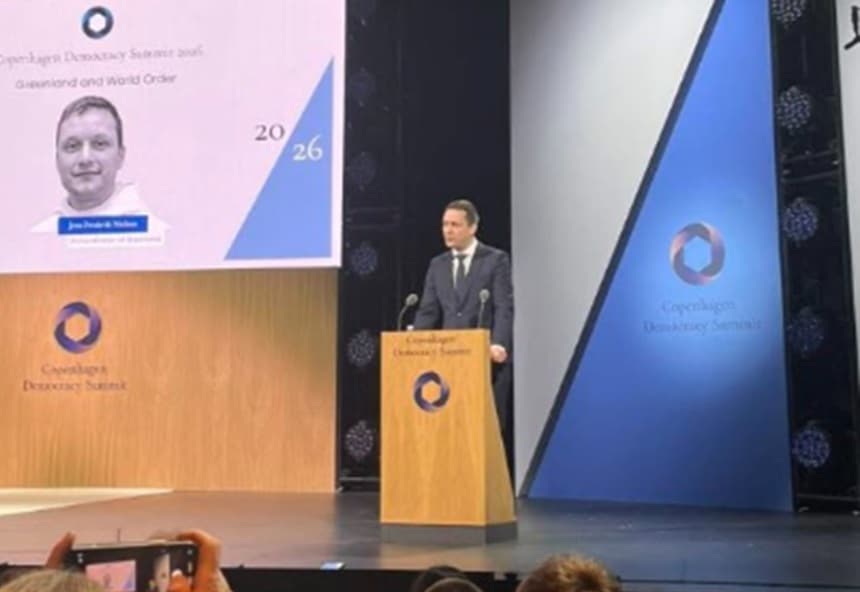 Negocierile Groenlandei cu SUA continuă, însă nu s-a ajuns la un acord, anunţă premierul groenlandez Jens-Frederik Nielsen. SUA vor încă trei baze militare. ”Singura noastră cerinţă este respectul”