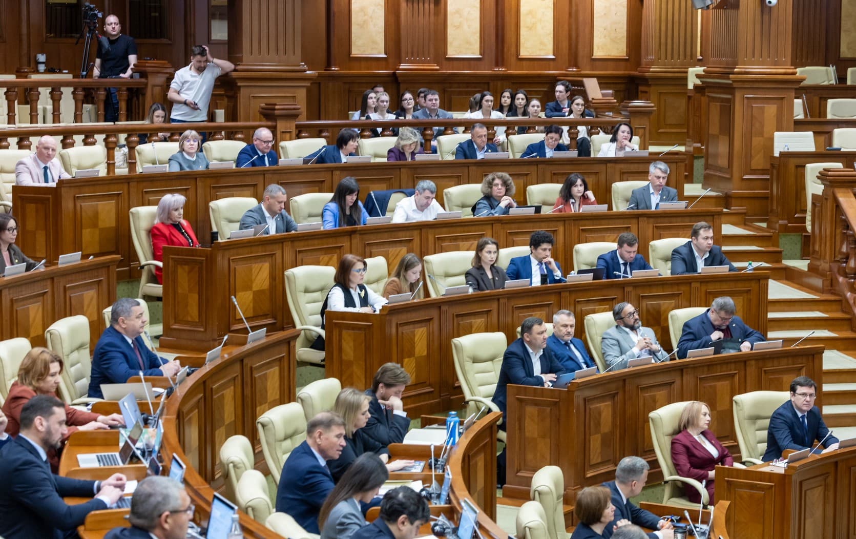 Deputații se întrunesc joi în ședință plenară. Denunțarea altor două acorduri încheiate pe platforma CSI, pe agendă