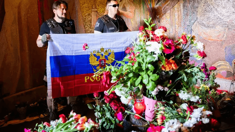 Teroare sub masca „valorilor tradiționale”: gruparea naționalistă care atacă petreceri private din Rusia cu acordul tacit al statului