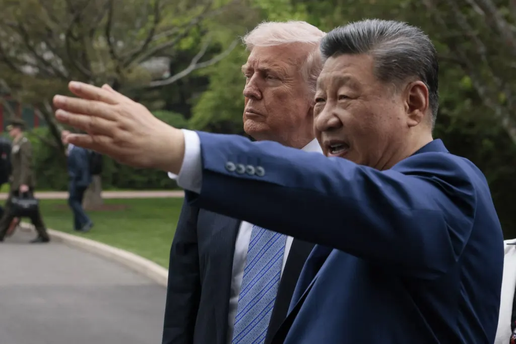 Donald Trump afirmă că Xi Jinping susține redeschiderea Strâmtorii Hormuz, în timp ce Beijingul critică războiul cu Iranul