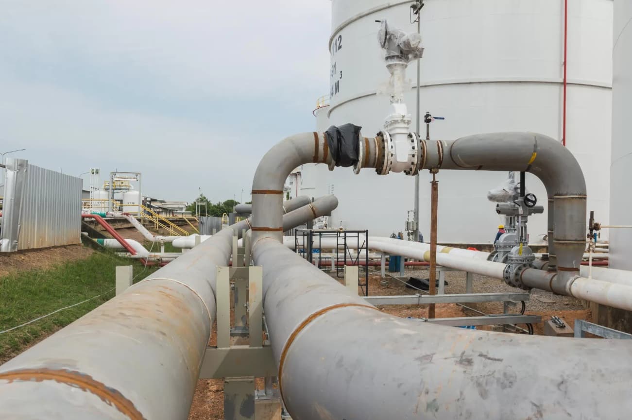 Stocurile de urgență de produse petroliere vor putea fi păstrate doar de operatori autorizați