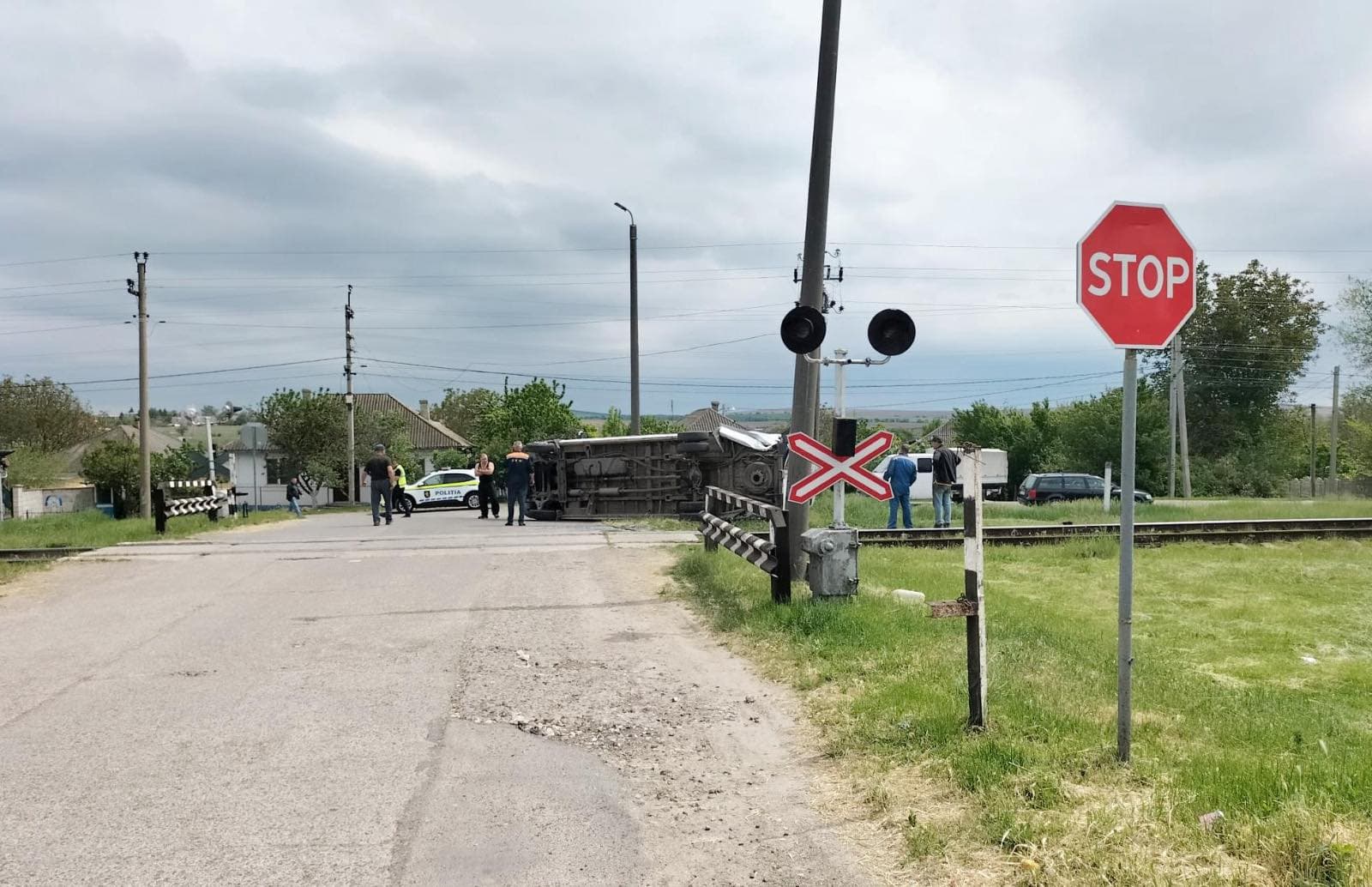 Un automobil a fost lovit de tren pe tronsonul Florești - Bălți