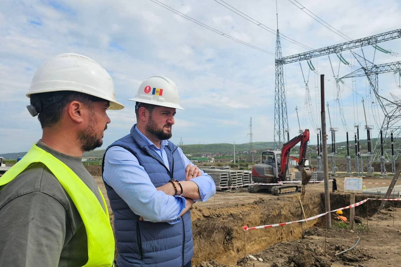 Executantul liniei electrice Vulcănești-Chișinău riscă penalități dacă nu termină lucrările în termen