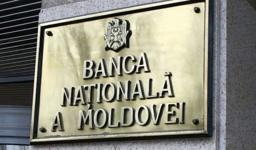 BNM: Vânzările de valută ale populației nu acoperă cererea agenților economici