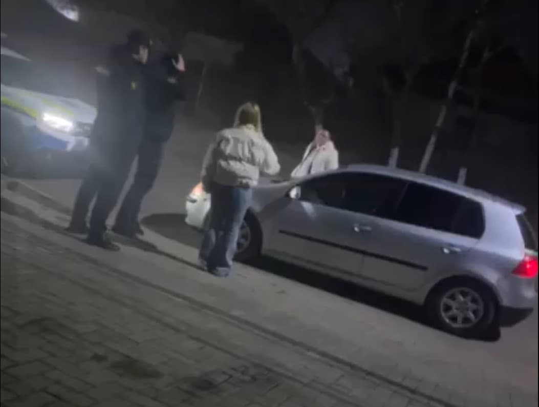 VIDEO // Agresor familial cu epoleți. Un șef din cadrul IP Comrat, anchetat după ce și-a atacat fosta soție