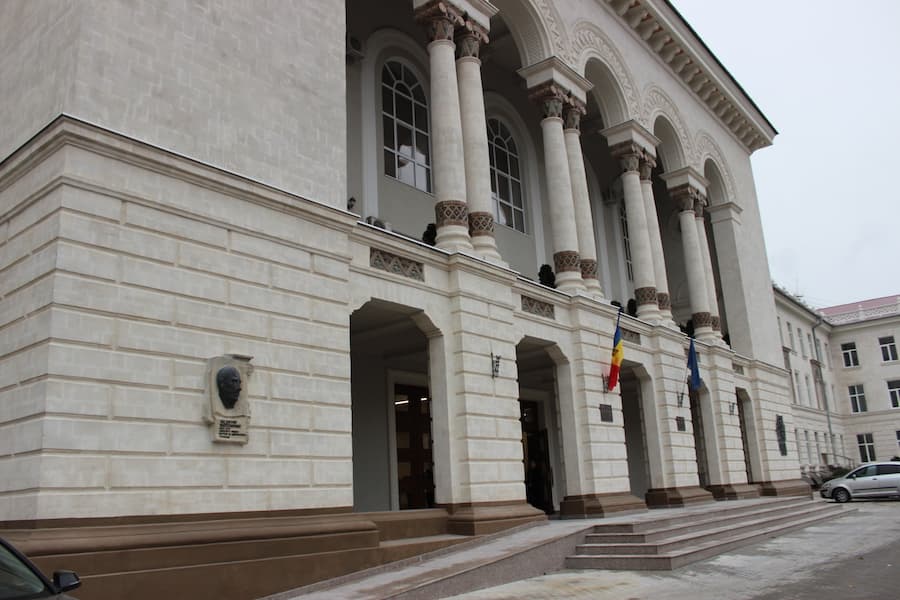 Trei procurori nu au promovat evaluarea externă