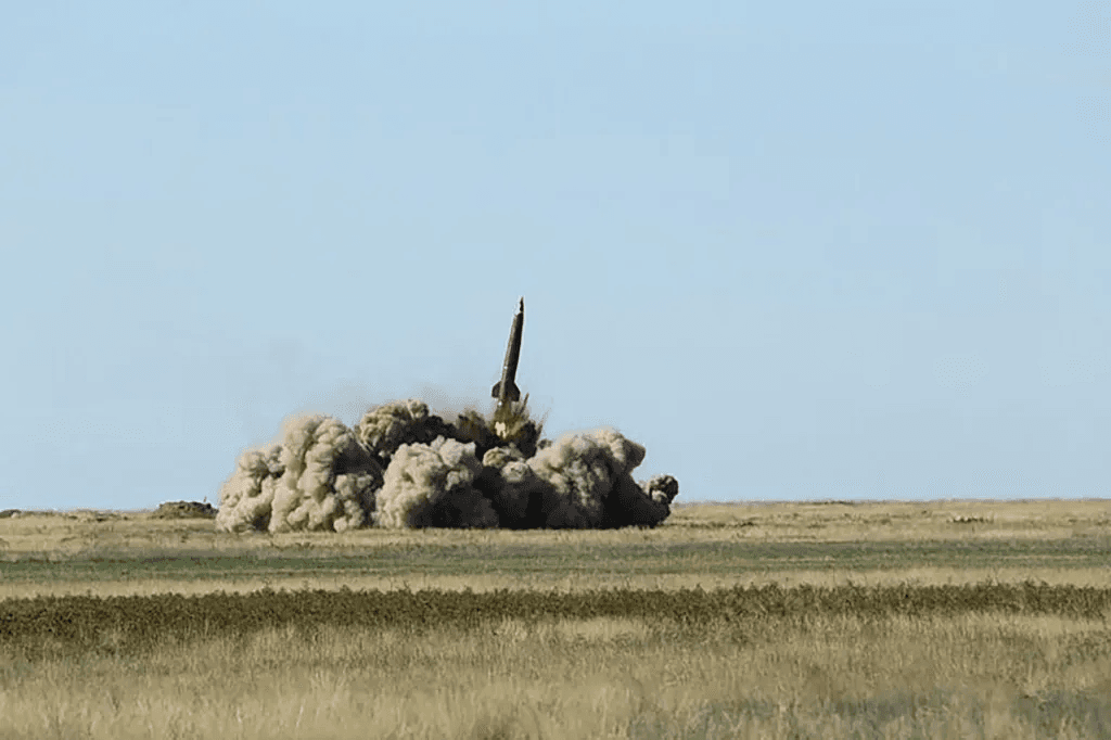 Cum a ajuns Putin să arunce în luptă împotriva Ucrainei racheta cu capacitate nucleară Oreșnik. „Sunt cu adevărat nebuni”