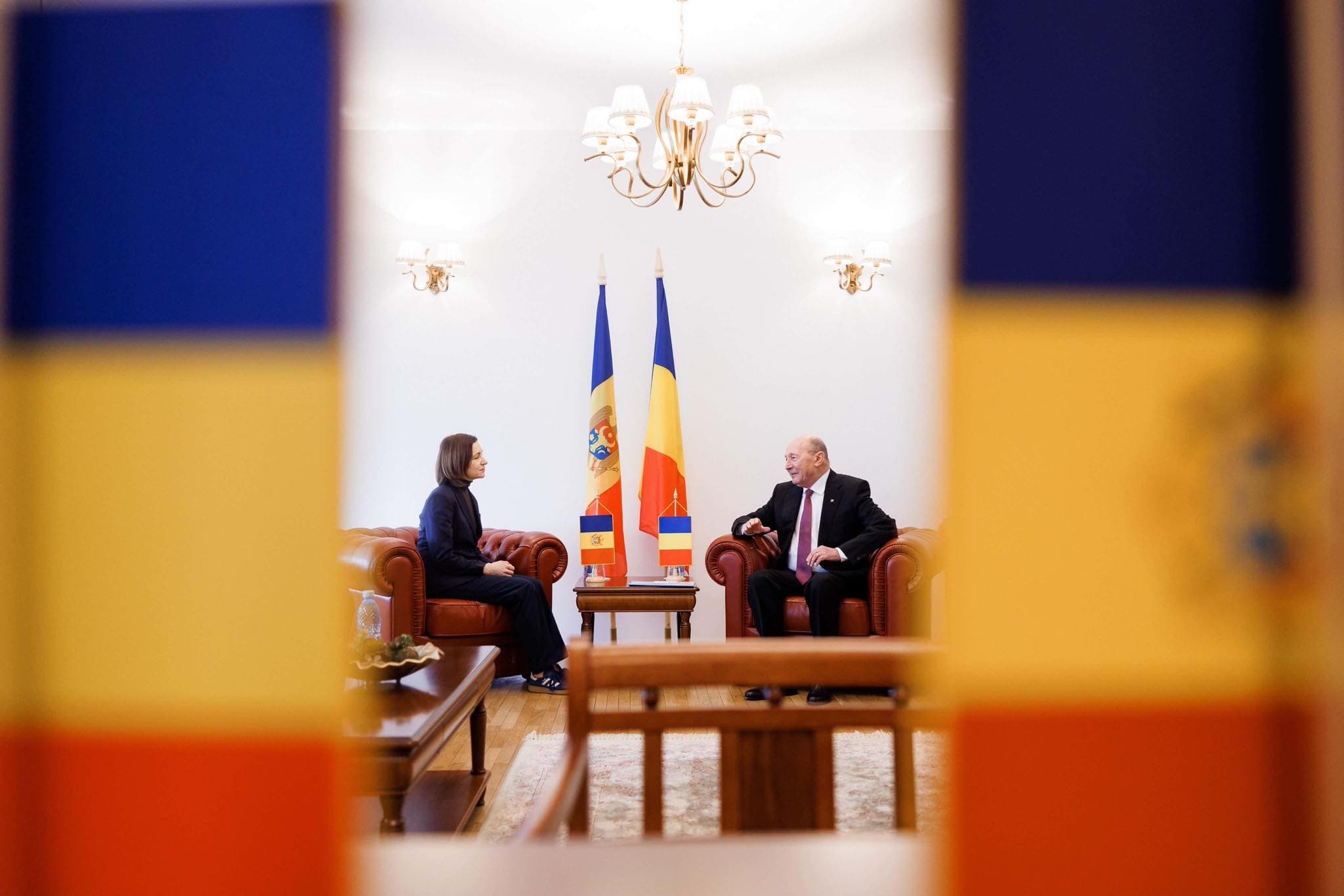Traian Băsescu redevine cetățean al R. Moldova. Maia Sandu: Vă așteptăm acasă!
