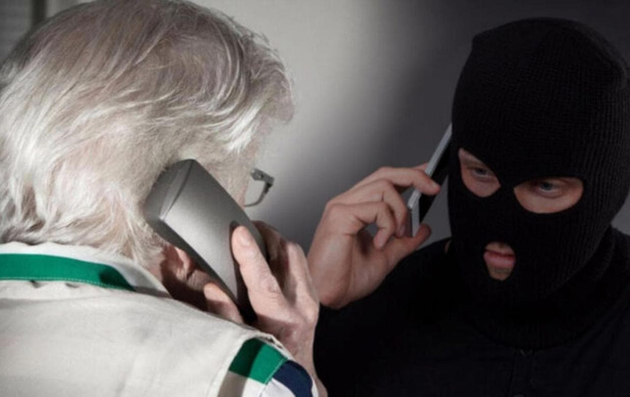 Escrocheriile telefonice fac noi victime. O bătrână din Cahul a pierdut 460 mii de lei după un apel de la falși „juriști”