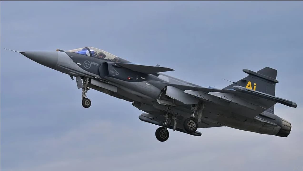 Suedia va vinde Ucrainei până la 20 de avioane de vânătoare Gripen și îi va dona alte 16