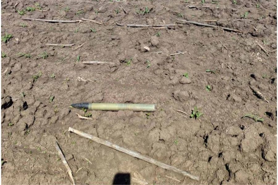 Obiect asemănător unei rachete antigrindină, găsit pe un câmp din raionul Glodeni