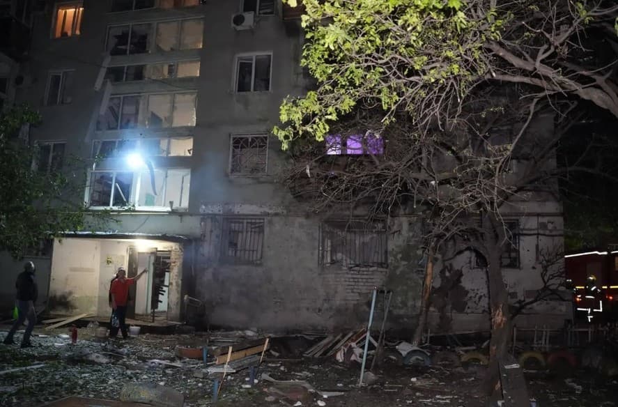 Dronele ruseşti au lovit o zonă rezidenţială din Odesa, în timp ce atacurile nocturne din toată Ucraina au provocat moartea a 3 persoane şi rănirea a peste 60