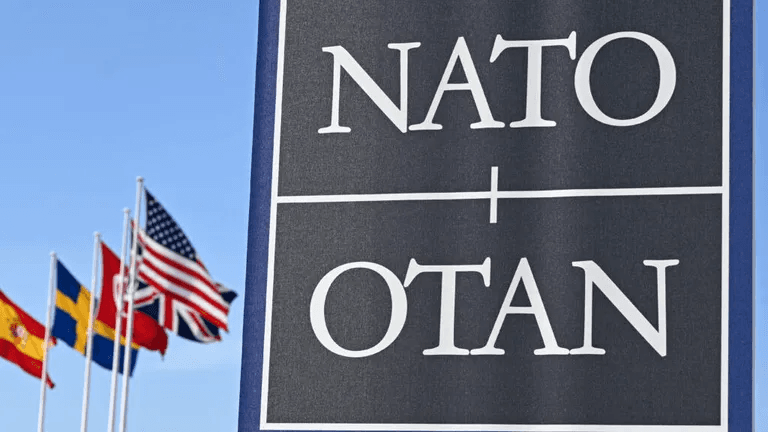 Plan discutat în NATO: arme nucleare americane mai aproape de Rusia
