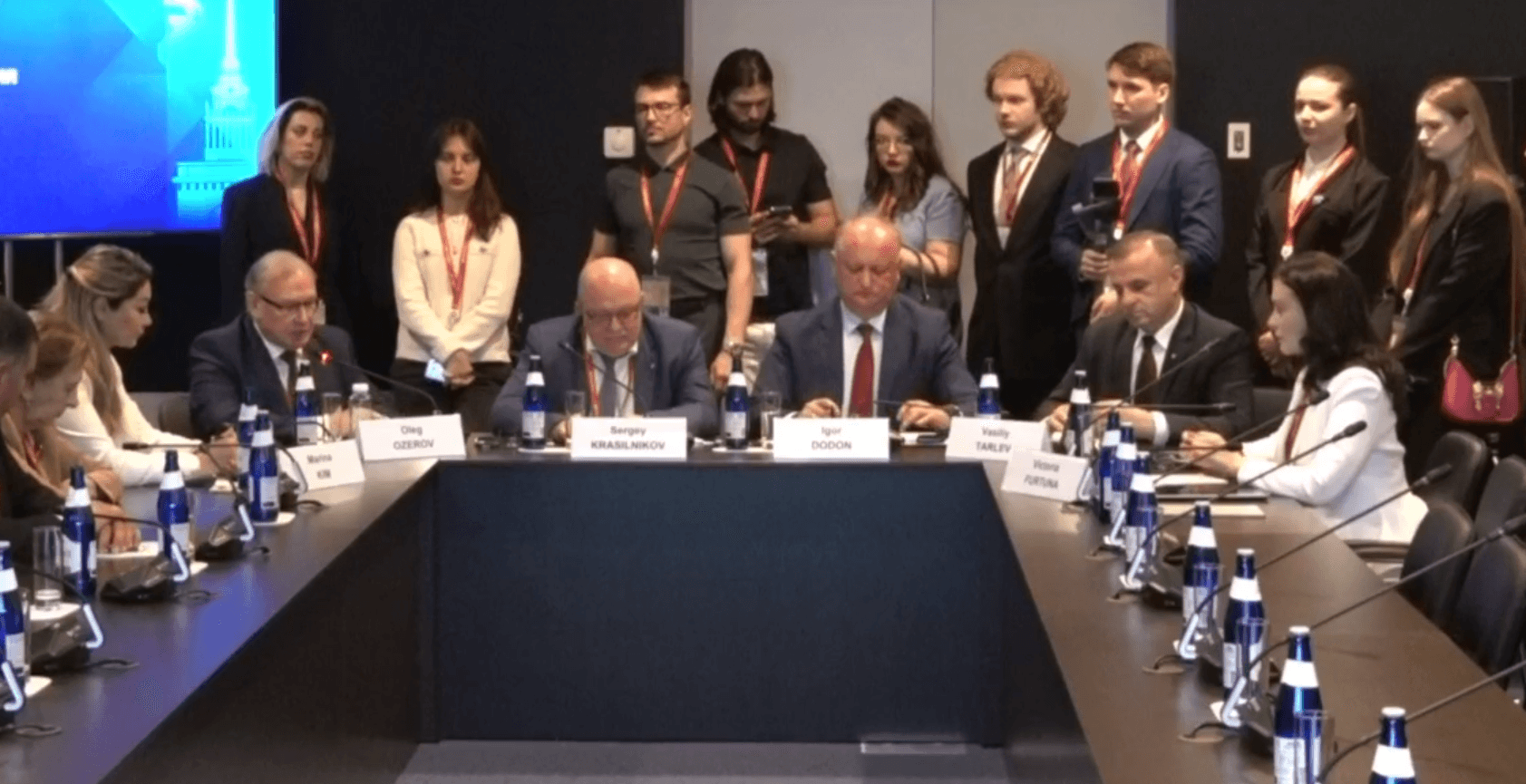 Tudor Ioniță // Noaptea minții a ajuns la Sankt Petersburg! Inepțiile lansate de Dodon, Tarlev și Furtună la Forumul lui Putin