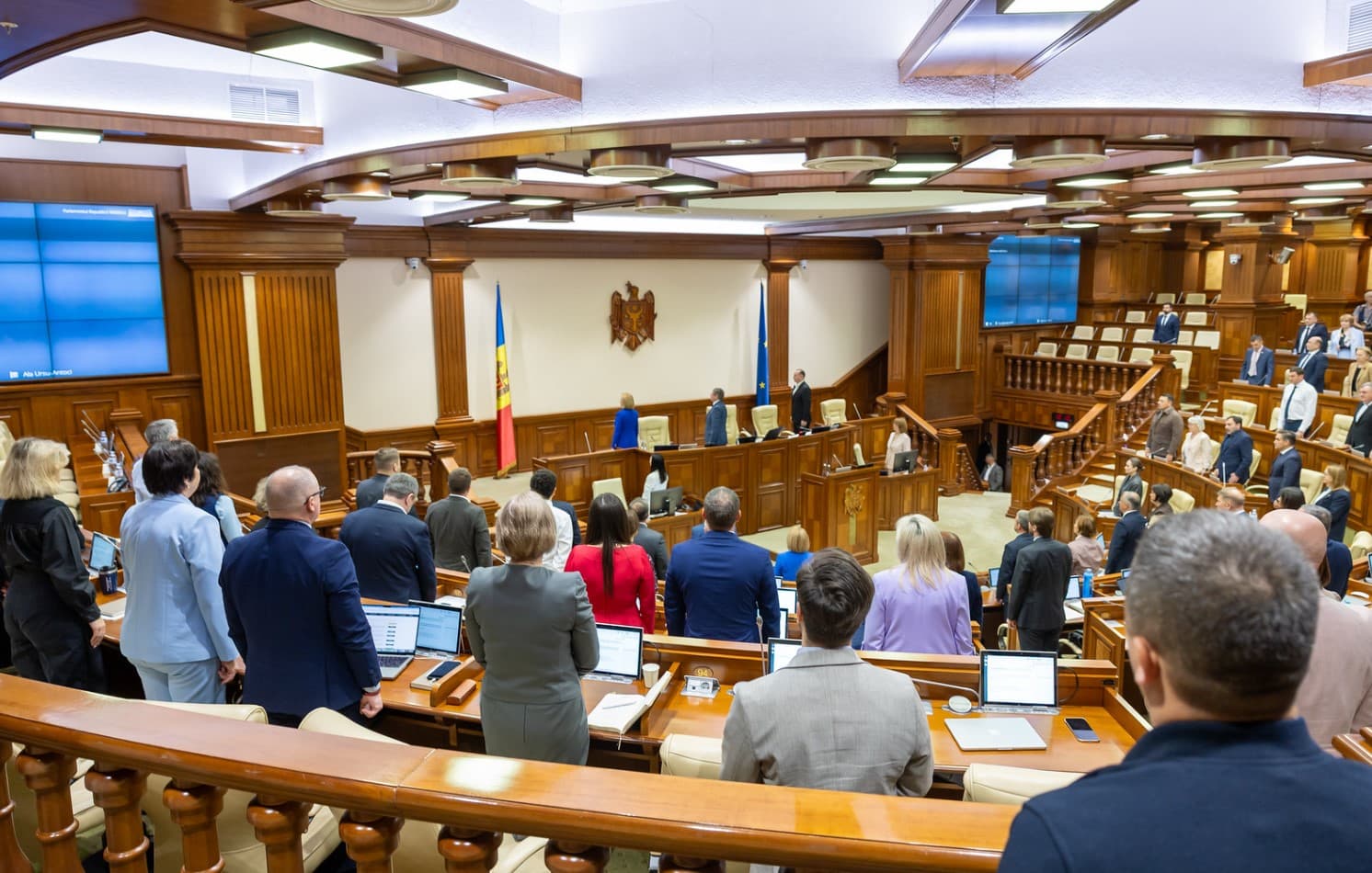 Deputații se întrunesc joi în ședința plenară. Biroul permanent a aprobat ordinea de zi