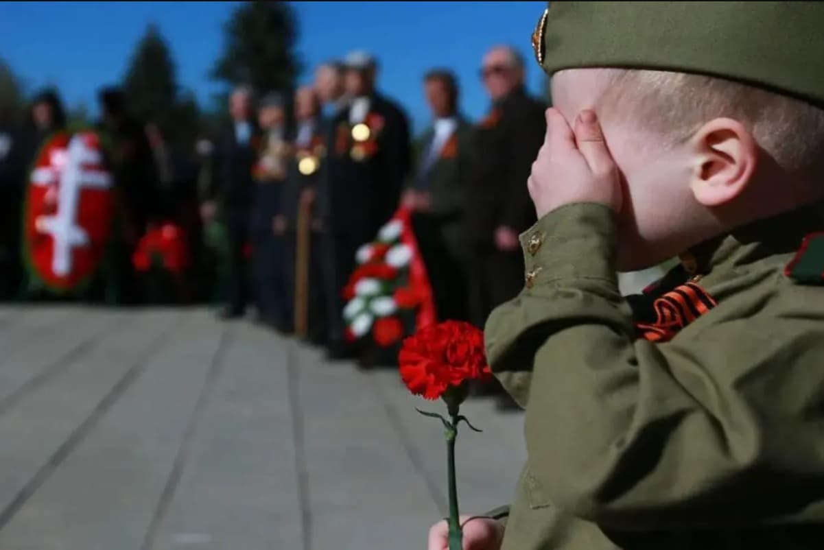 Călăii de pe front – model de eroism pentru elevi. Cărțile despre „operațiunea militară specială” au fost incluse în lista de lectură extrașcolară, în Rusia