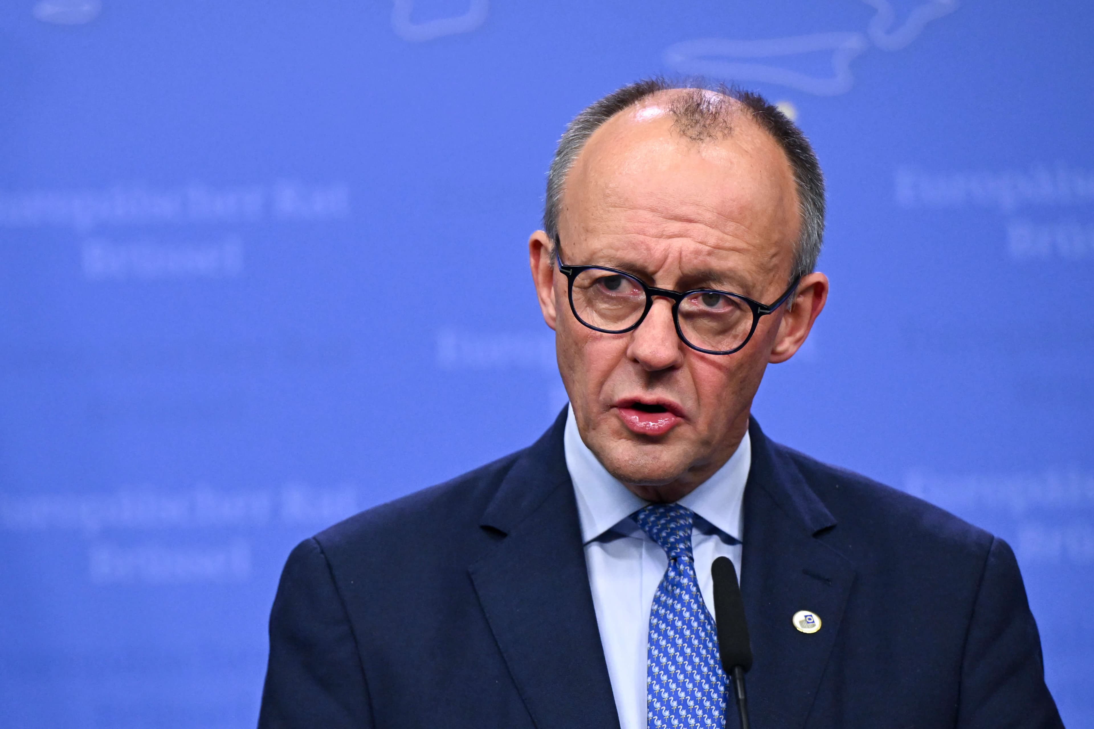 Friedrich Merz avertizează Serbia că trebuie să decidă între Rusia şi UE: „O politică de ezitare nu e o opţiune”